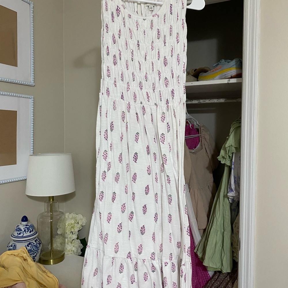 Crown & Ivy White and Pink Maxi Dress
